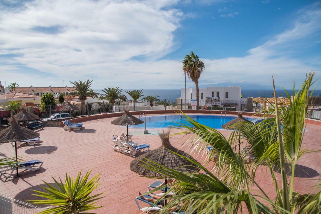 Appartamento C104a Brand New, Big Terrace, Pool!